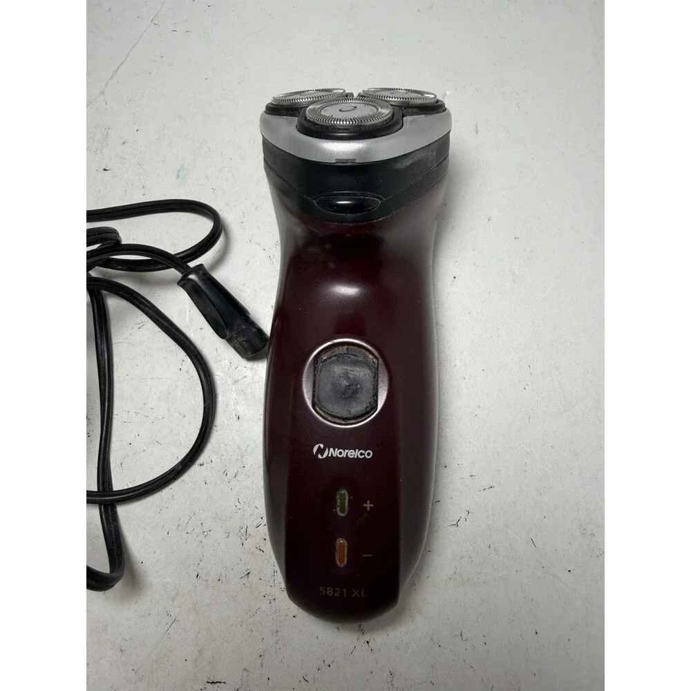 Norelco 5821 XL Men's Portable 3 Rotary Head Electric Razer Shaver